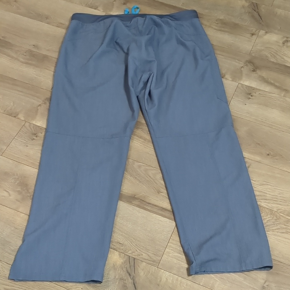FIGS TECHNICAL COLLECTION  CARGO SCRUB PANTS  PULL ON Women size XXL - Picture 2 of 8